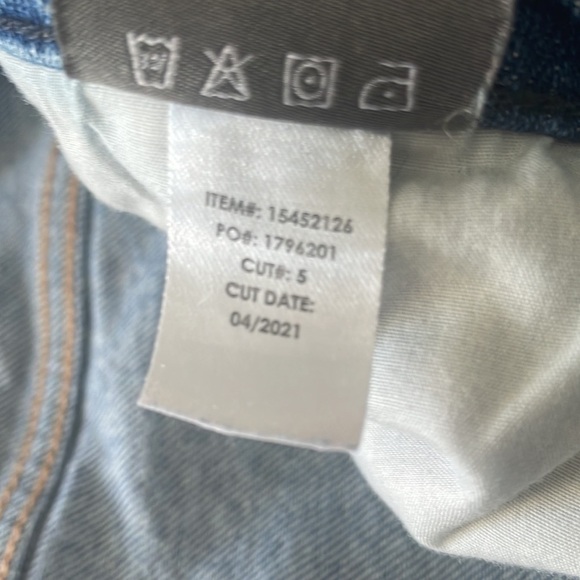 Torrid High Rise Straight Leg Short Jeans - Picture 7 of 9